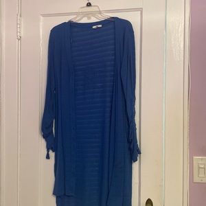 Blue cardigan with ruched sleeves
